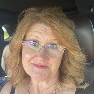 Meet your Posher, Leeann